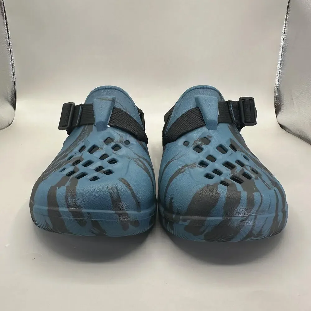 Chaco Chillos Closed Toe Sandals Clogs Mens Size 9 Blue Camo  Adjustable Strap